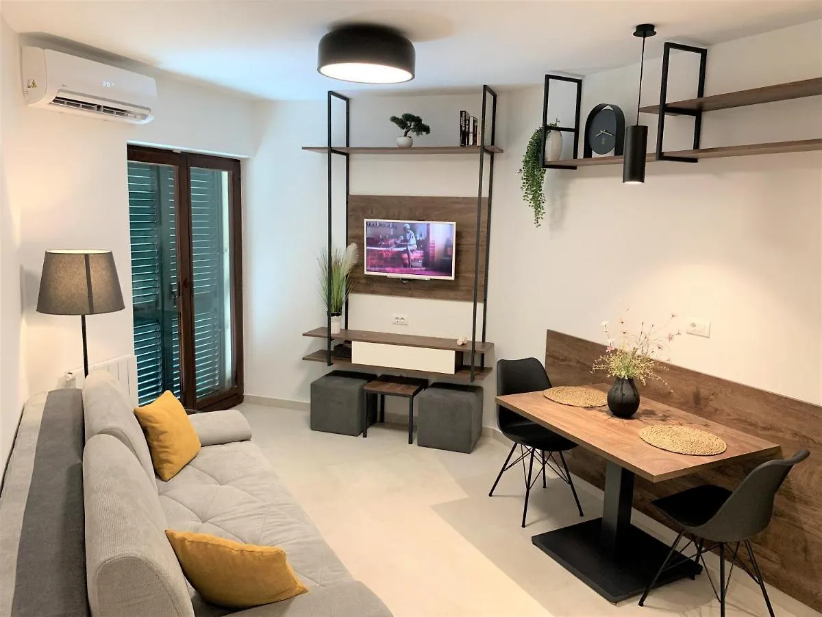 Villa Fani - Apartments In Trogir